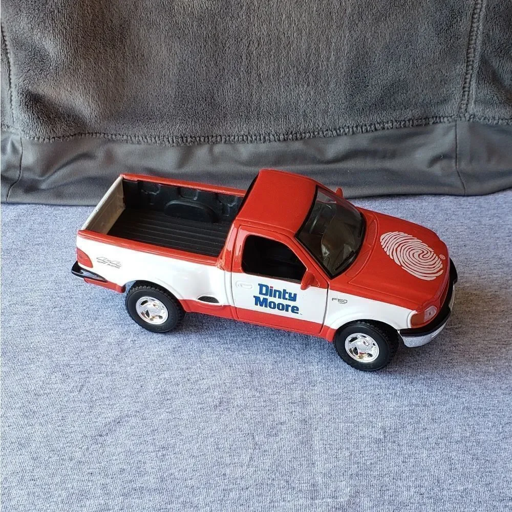 Vintage Die Cast Metal Dinty Moore 1997 Ford F-Series Truck